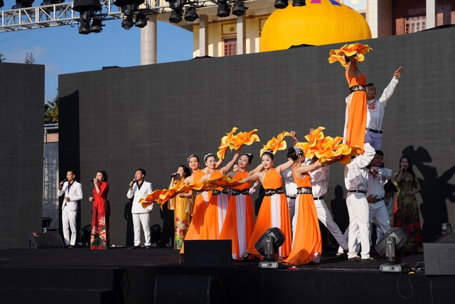 Đến Lai Châu khai mạc giải dù lượn và ngắm khinh khí cầu - Ảnh 1.