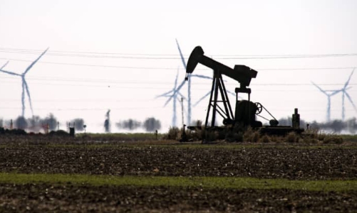 Giá dầu tăng vọt gần 5% nhờ lạc quan về sức cầu