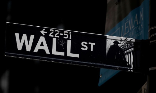 Cổ phiếu Tesla lao dốc, chứng khoán Mỹ trượt khỏi kỷ lục