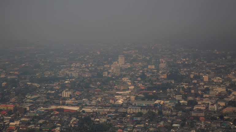 Th&agrave;nh phố Chiang Rai của Th&aacute;i Lan bị bao phủ trong l&agrave;n kh&oacute;i do ch&aacute;y rừng v&agrave; đốt rơm rạ năm 2019 - Ảnh: Getty Images