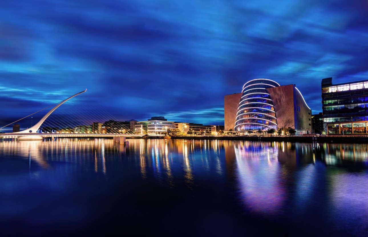 3. Ireland (12,5%): Việc thu thuế doanh nghiệp thấp đ&atilde; gi&uacute;p thay đổi bộ mặt Ireland, thu h&uacute;t nhiều c&ocirc;ng ty lớn từ khắp nơi tr&ecirc;n thế giới. Những doanh nghiệp c&ocirc;ng nghệ khổng lồ của Mỹ như Google, Facebook v&agrave; Apple đều chọn Ireland l&agrave; trung t&acirc;m hoạt động tại ch&acirc;u &Acirc;u.