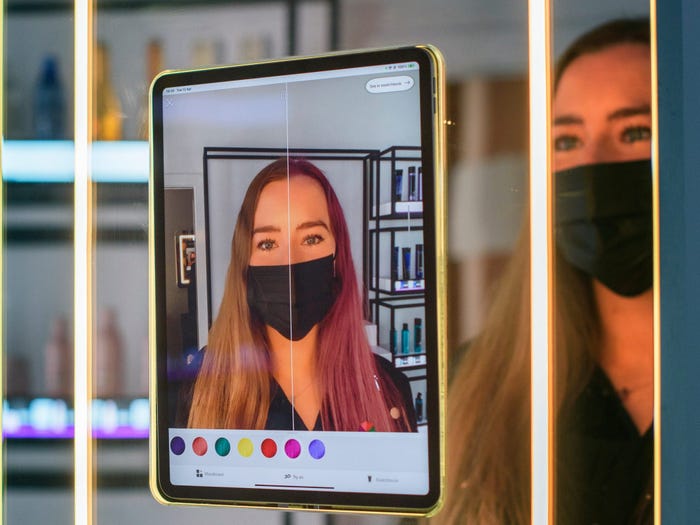Amazon Salon được trang bị nhiều công nghệ tối tân - Ảnh: CNN