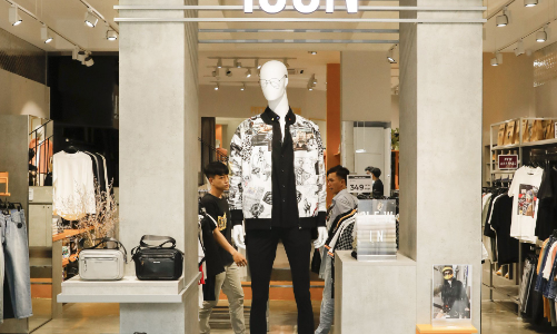 Icon Denim: đẩy mạnh mảng livestream thời trang