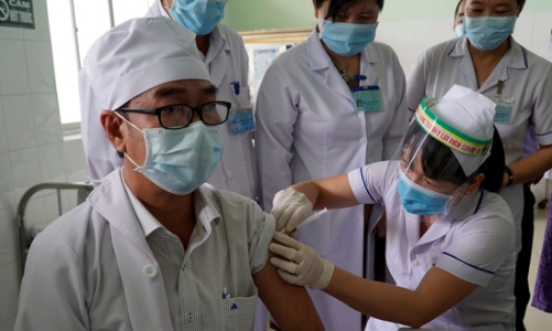 Hộ chiếu vaccine: Không quản lý chặt có thể làm lây nhiễm dịch ra cộng đồng 