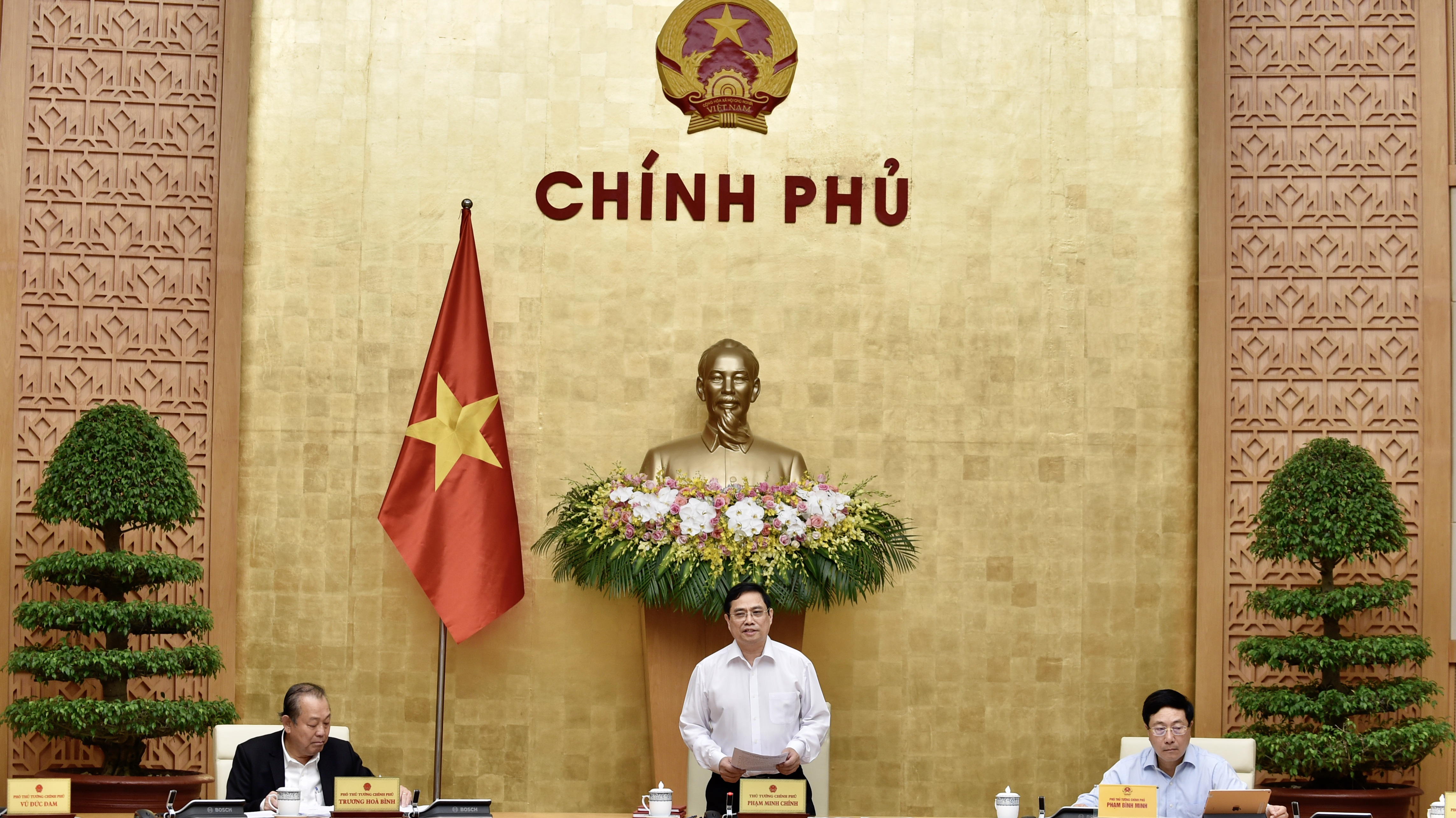 Thủ tướng Phạm Minh Chính chủ trì phiên họp Chính phủ ngày 15/4 - Ảnh: VGP