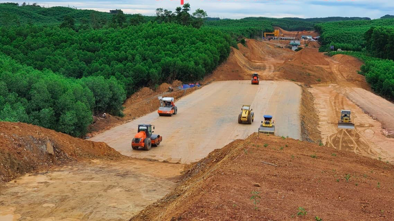 Cần có giải pháp tháo gỡ khó khăn đối với dự án cao tốc Bắc - Nam