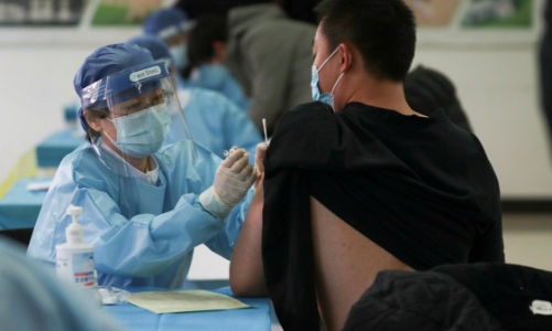 Trung Quốc thử nghiệm vaccine Covid-19 dùng đường hít