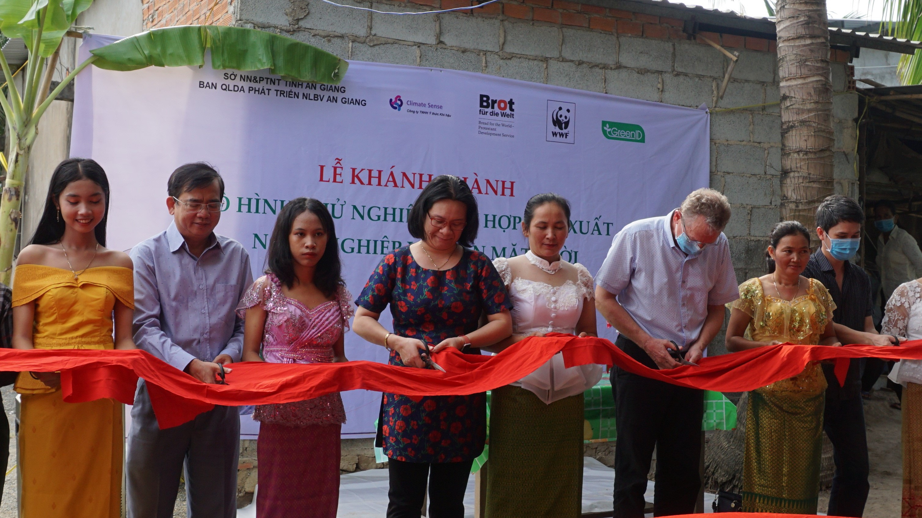 Khánh thành dự án nông nghiệp kết hợp điện mặt trời