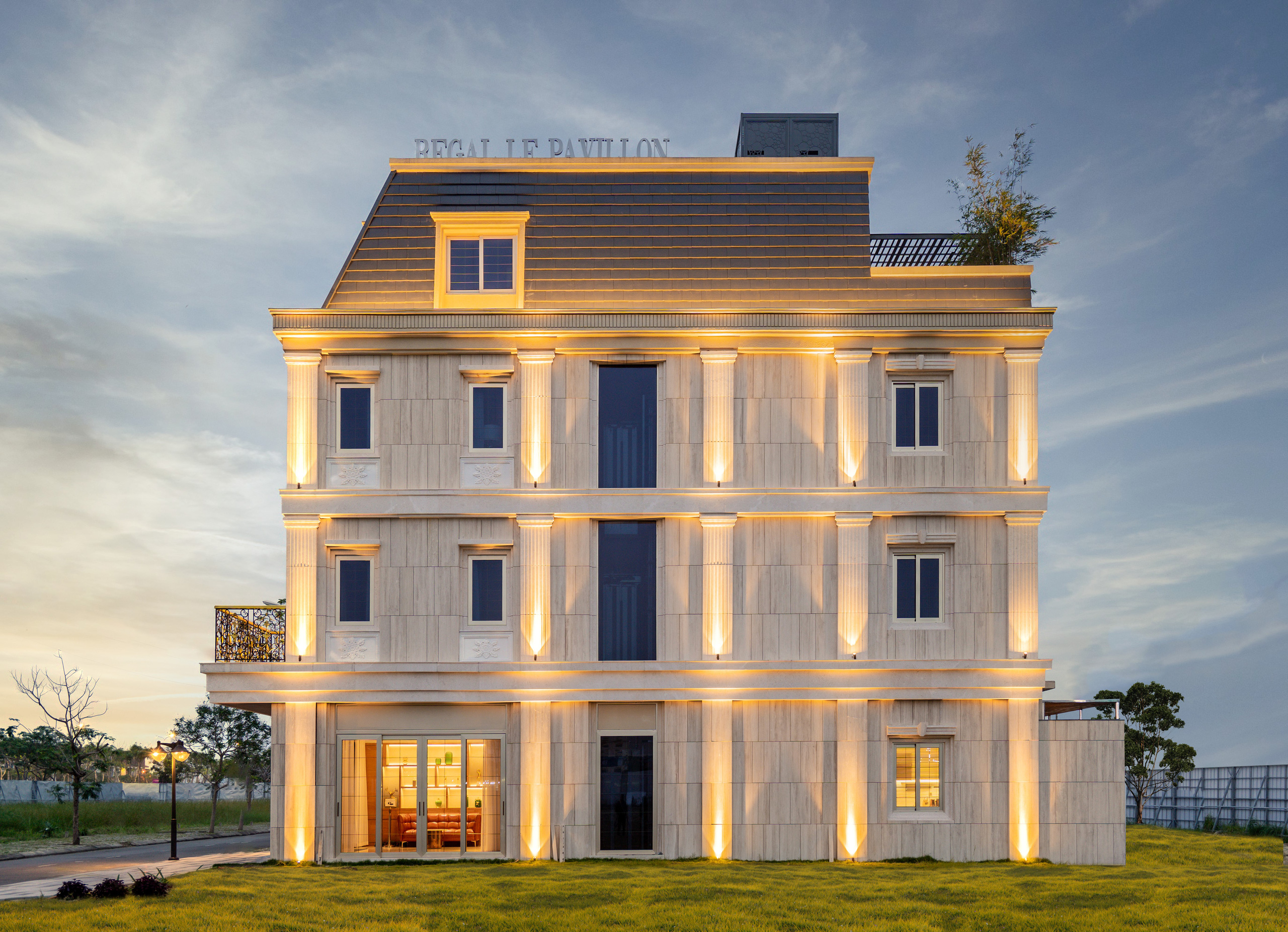 Regal Pavillon được hoàn thiện bằng những vật liệu cao cấp nhất.
