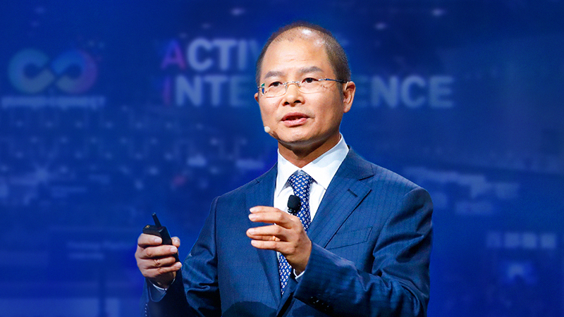 Ông Eric Xu, Chủ tịch luân phiên của Huawei - Ảnh: Getty Images