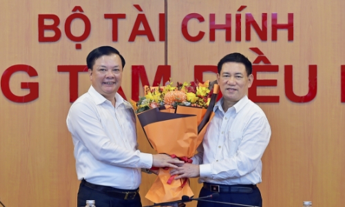 Chuyển giao nhiệm vụ Bộ trưởng Bộ Tài chính