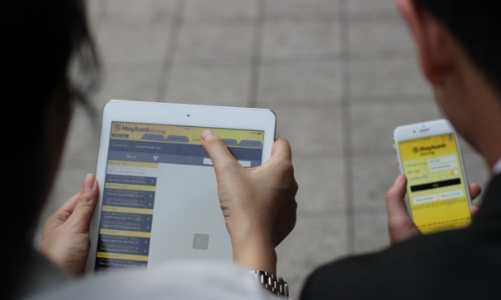 Chứng khoán “đua” tăng vốn, cơ hội nên “chụp