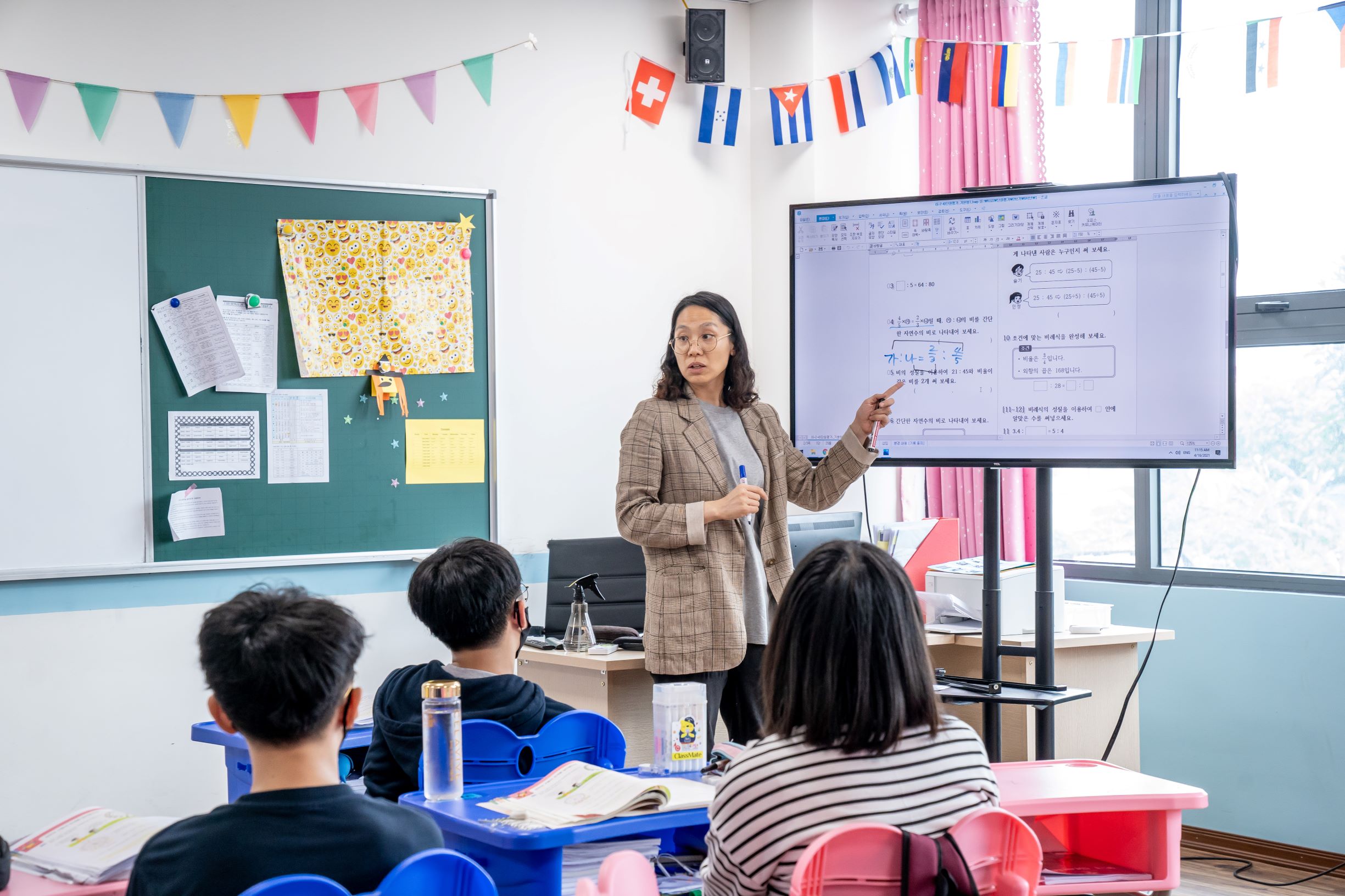 C&aacute;c gia đ&igrave;nh H&agrave;n Quốc lu&ocirc;n mong muốn c&oacute; những ng&ocirc;i trường đầy đủ cơ sở vật chất, đầy đủ ng&ocirc;n ngữ, ph&ugrave; hợp nhu cầu khi đang sinh sống v&agrave; l&agrave;m việc tại Việt Nam.