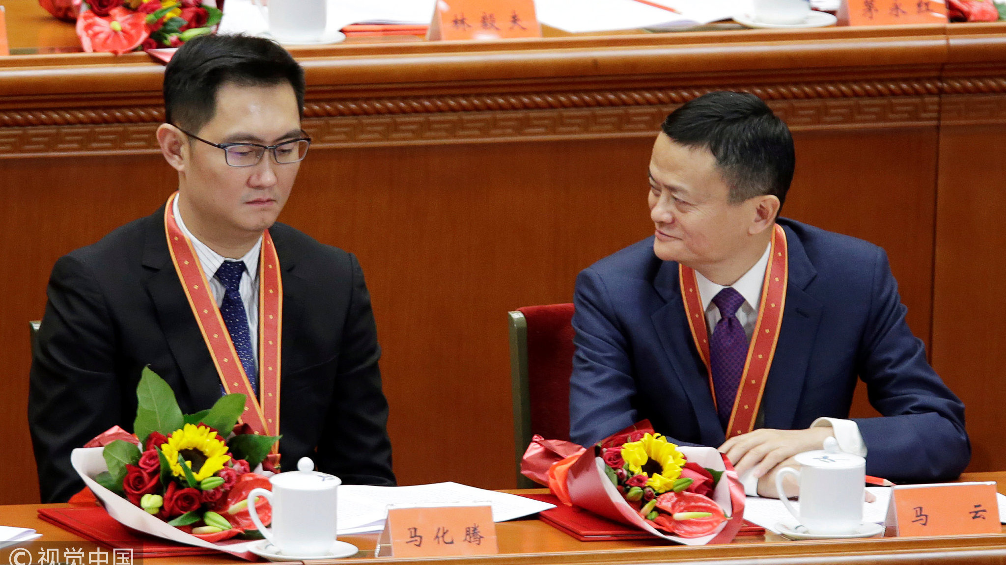 Hai tỷ phú công nghệ Trung Quốc Pony Ma (trái) và Jack Ma.