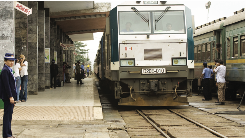 Chưa thống nhất được việc giao vốn bảo trì cho ai nên Tổng công ty Đường sắt Việt Nam VNR ngày càng rơi vào thế thua lỗ.