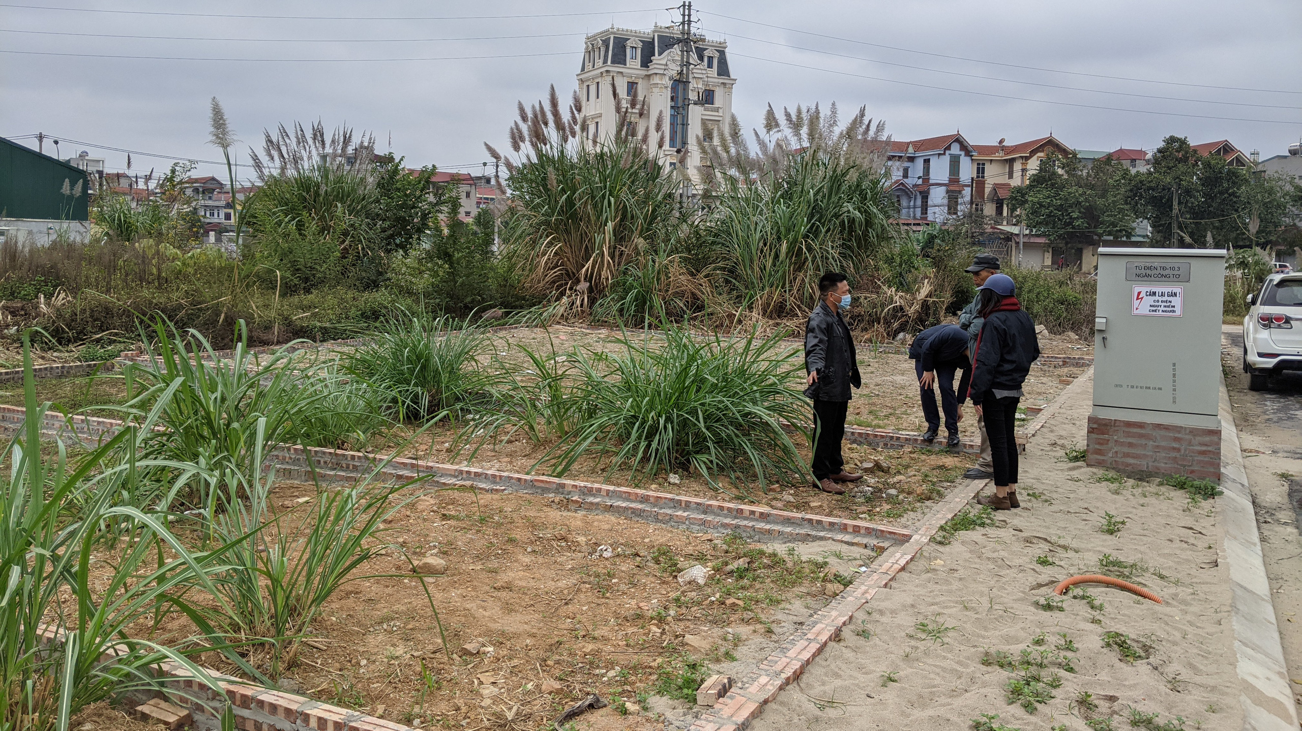 Nhiều người tìm mua đất vùng ven