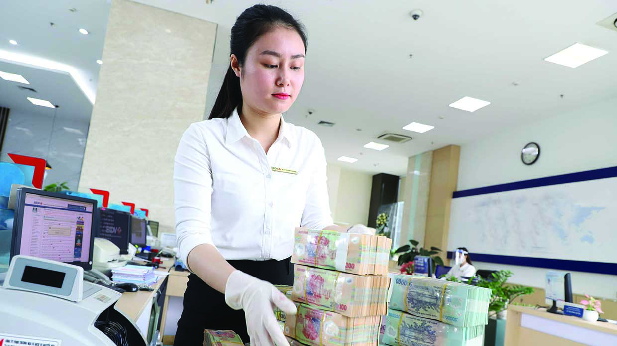 Cần phải đặt con số lợi nhuận trong bối cảnh trích lập dự phòng để "đo đếm" sức khoẻ thực sự của khu vực ngân hàng