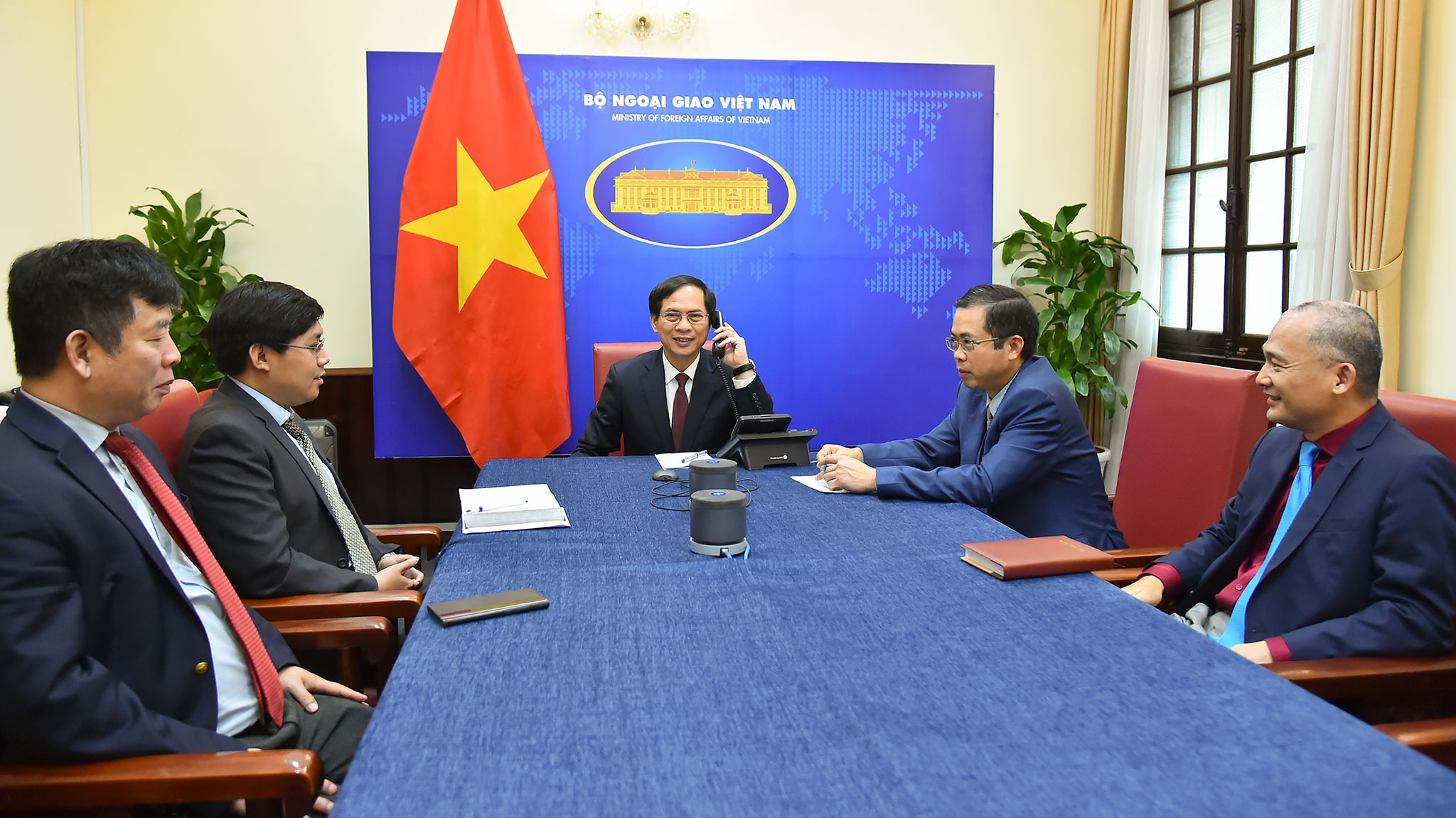 Bộ trưởng Ngoại giao Bùi Thanh Sơn đã điện đàm với Bộ trưởng Ngoại giao Ấn Độ Subrahmanyam Jaishankar ngày 16/4 - Ảnh: Bộ Ngoại giao