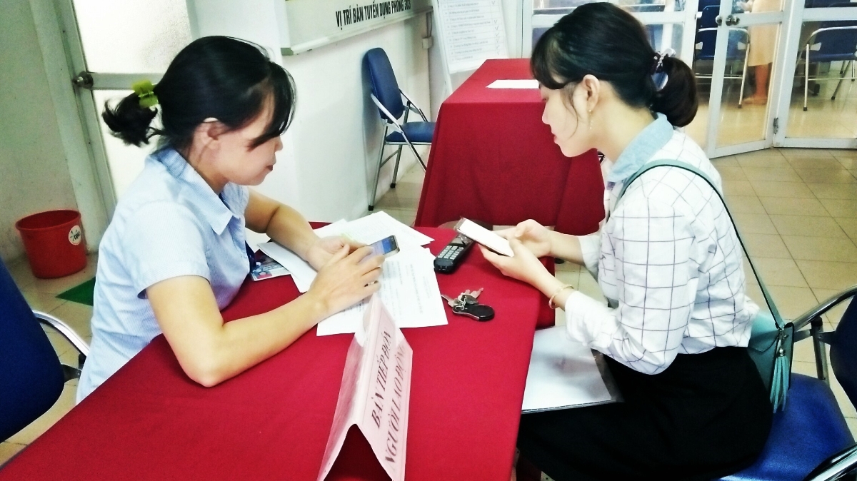Nhiều cơ hội việc làm với mức thu nhập hấp dẫn cho sinh viên Thủ đô. Ảnh - N.Dương.
