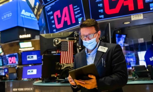 Số liệu kinh tế khả quan đưa S&P 500 lên gần kỷ lục