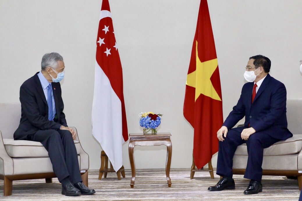 Thủ tướng Phạm Minh Chính và Thủ tướng Singapore Lý Hiển Long - Ảnh: VGP