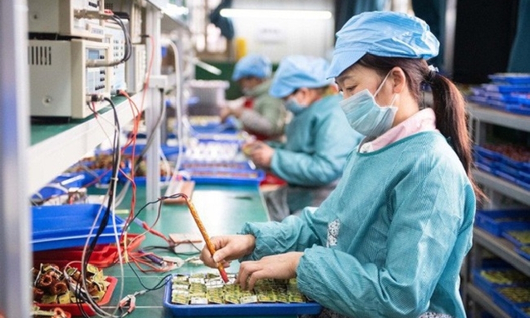 Theo phản ánh, vẫn còn một số quy định gây khó khăn, vướng mắc, cản trở các hoạt động đầu tư, sản xuất kinh doanh.