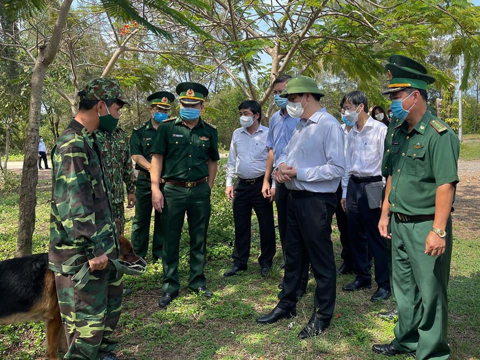 Bộ trưởng Bộ Y tế Nguyễn Thanh Long kiểm tra công tác phòng, chống dịch Covid-19 tại tỉnh Kiên Giang