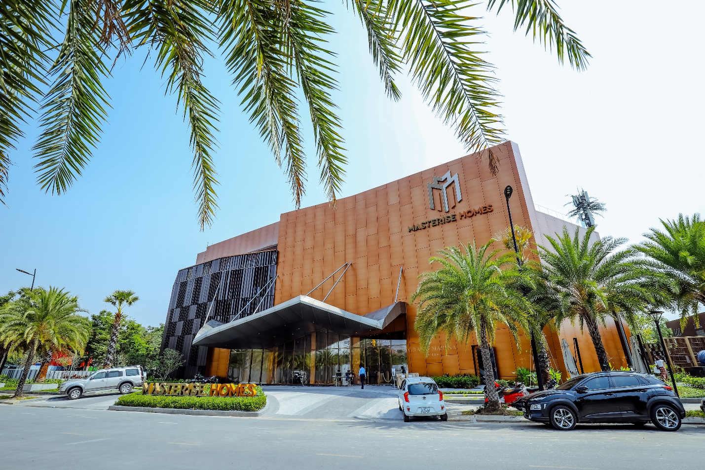 Nhà mẫu Grand Marina Gallery thu hút hàng trăm lượt khách mỗi ngày.