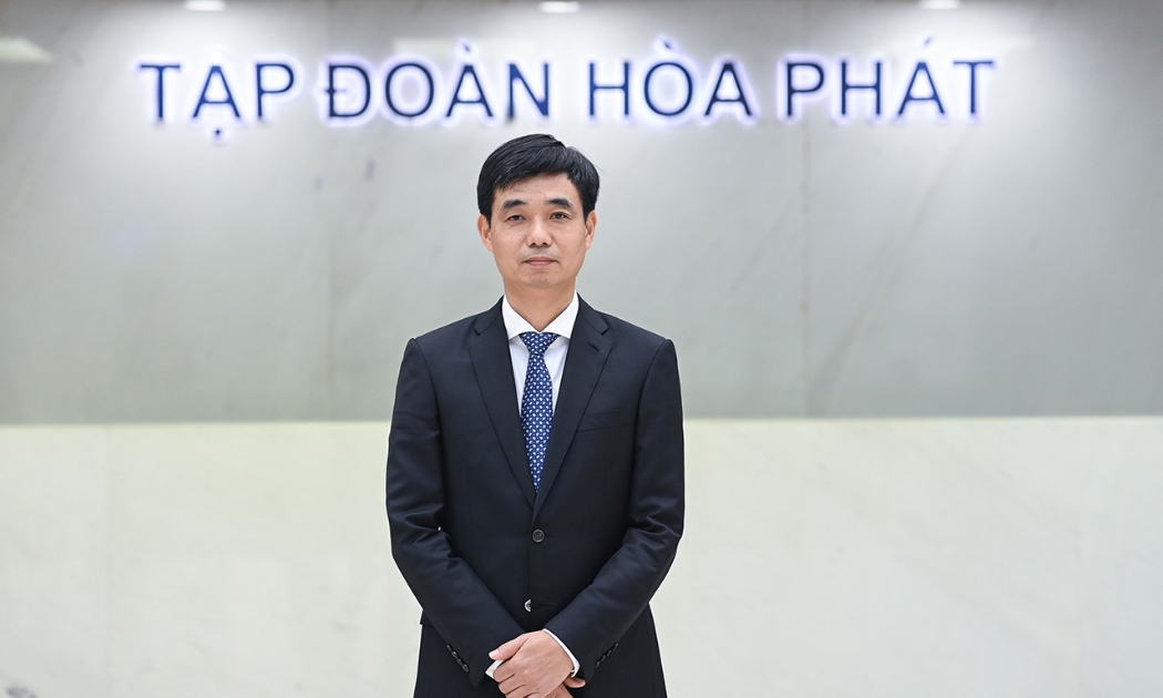 Ông Nguyễn Việt Thắng sinh năm 1970 tại Hà Nội, có 18 năm kinh nghiệm lãnh đạo tại Tập đoàn Hòa Phát.