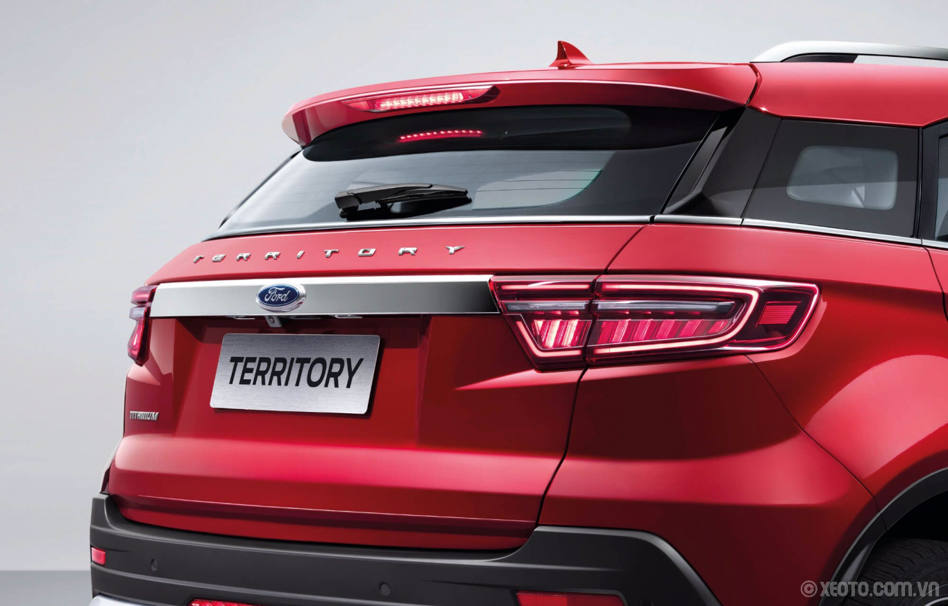 Thiết kế đuôi xe có nhiều nét tương đồng với đàn anh Ford Explorer.