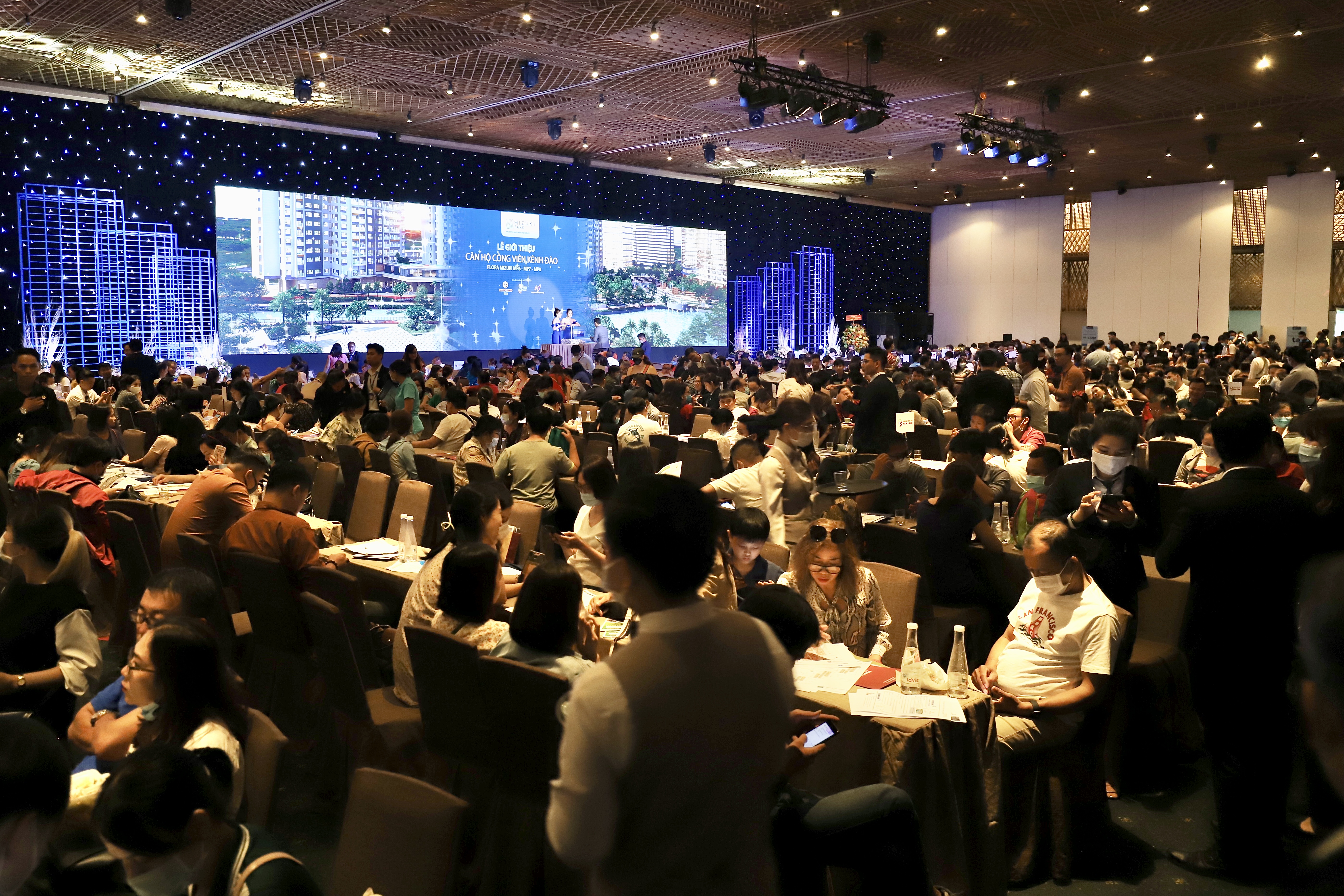 Hơn 1.400 khách hàng tham gia Chương trình tiết kiệm nhà ở lần 3 đã có mặt tại sự kiện.