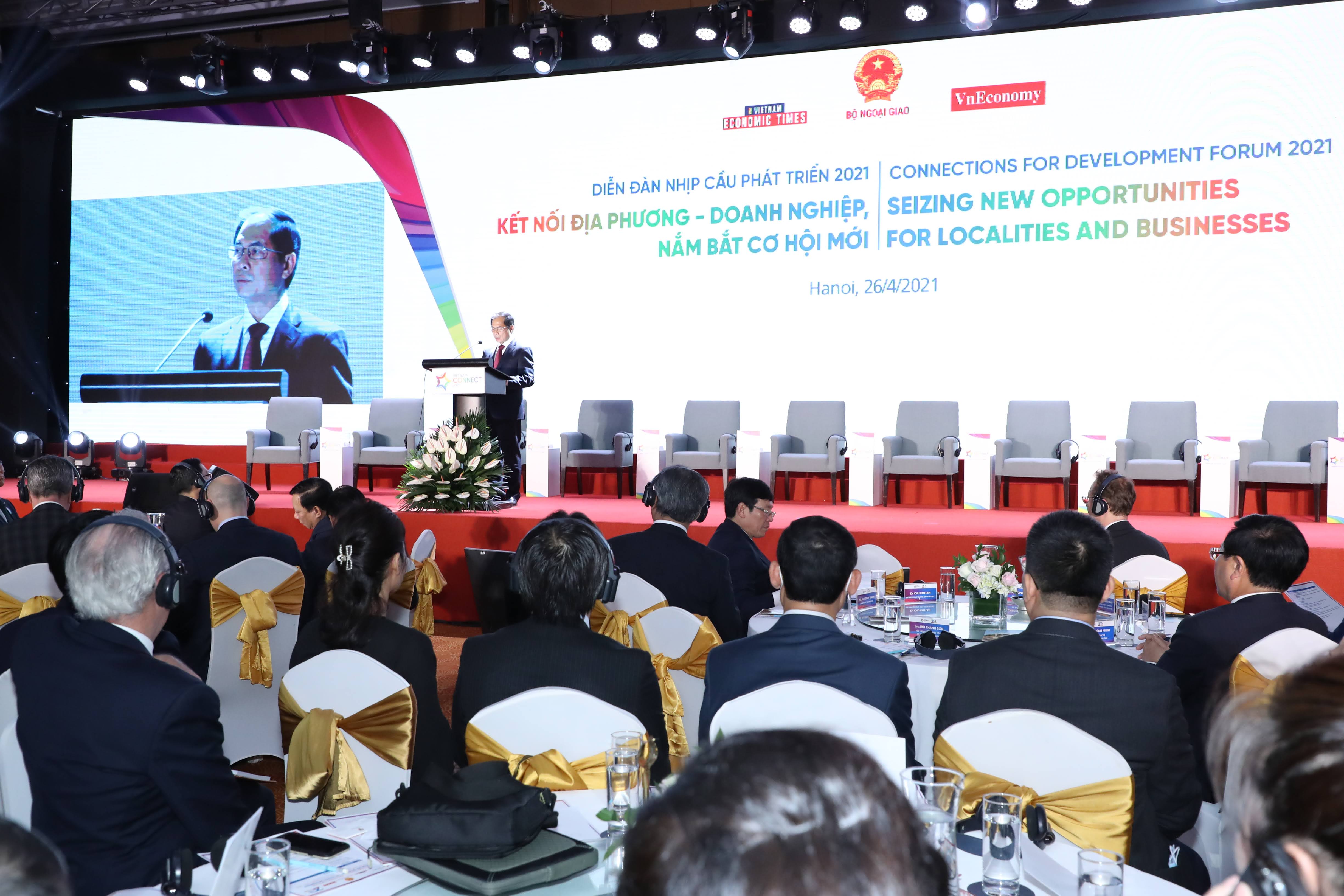 To&agrave;n cảnh Diễn đ&agrave;n Nhịp cầu ph&aacute;t triển 2021.