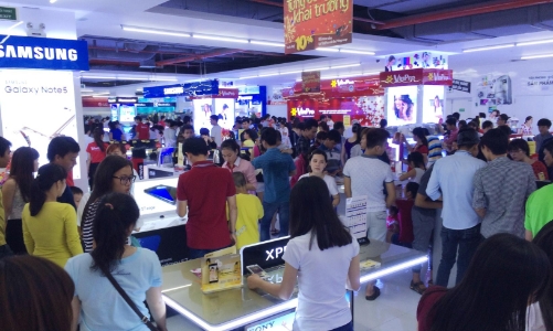 Hành vi tiêu dùng thay đổi: Nữ giới đang tăng mua sắm thiết bị điện tử, điện máy