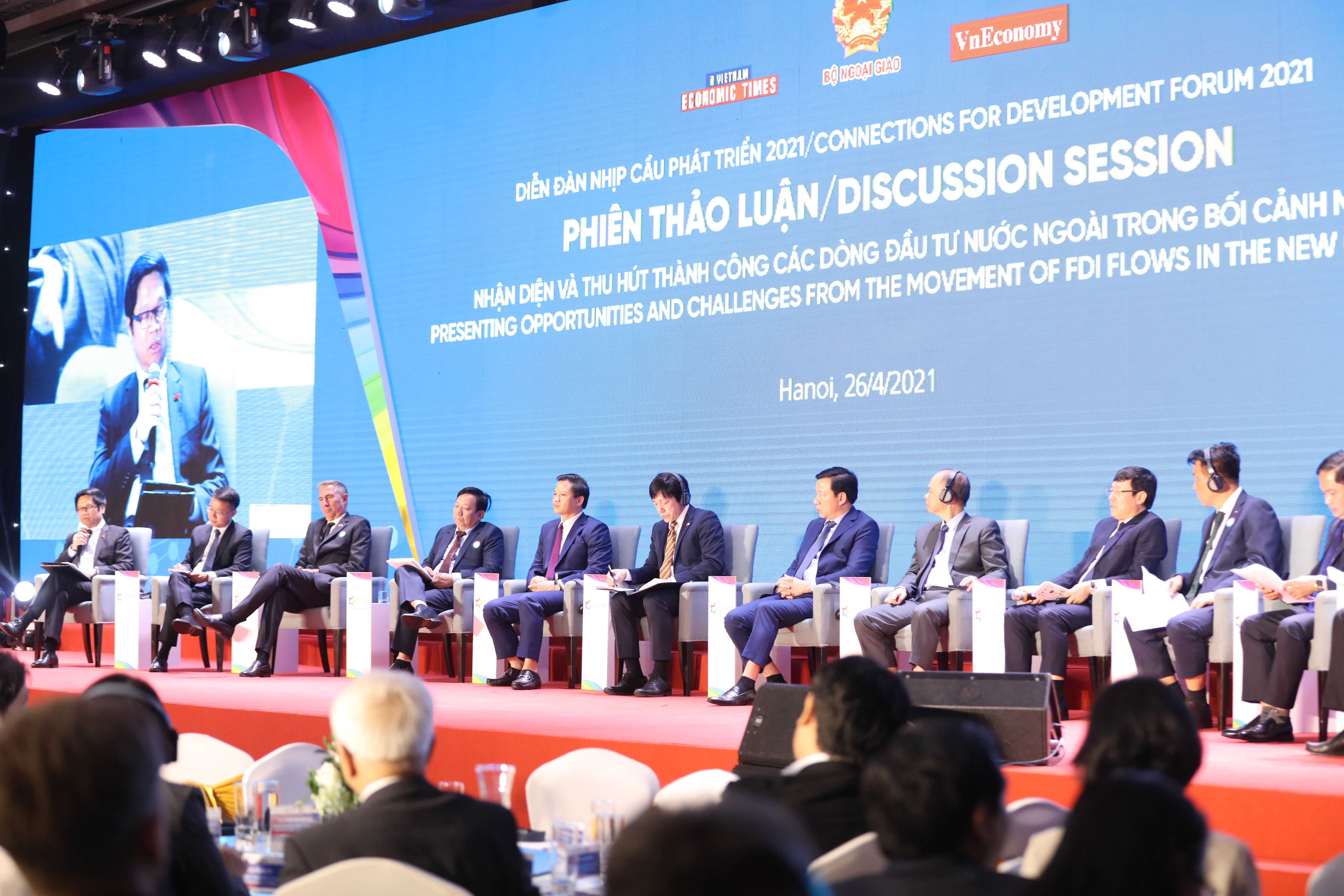 Các diễn giả tại buổi tọa đàm.
