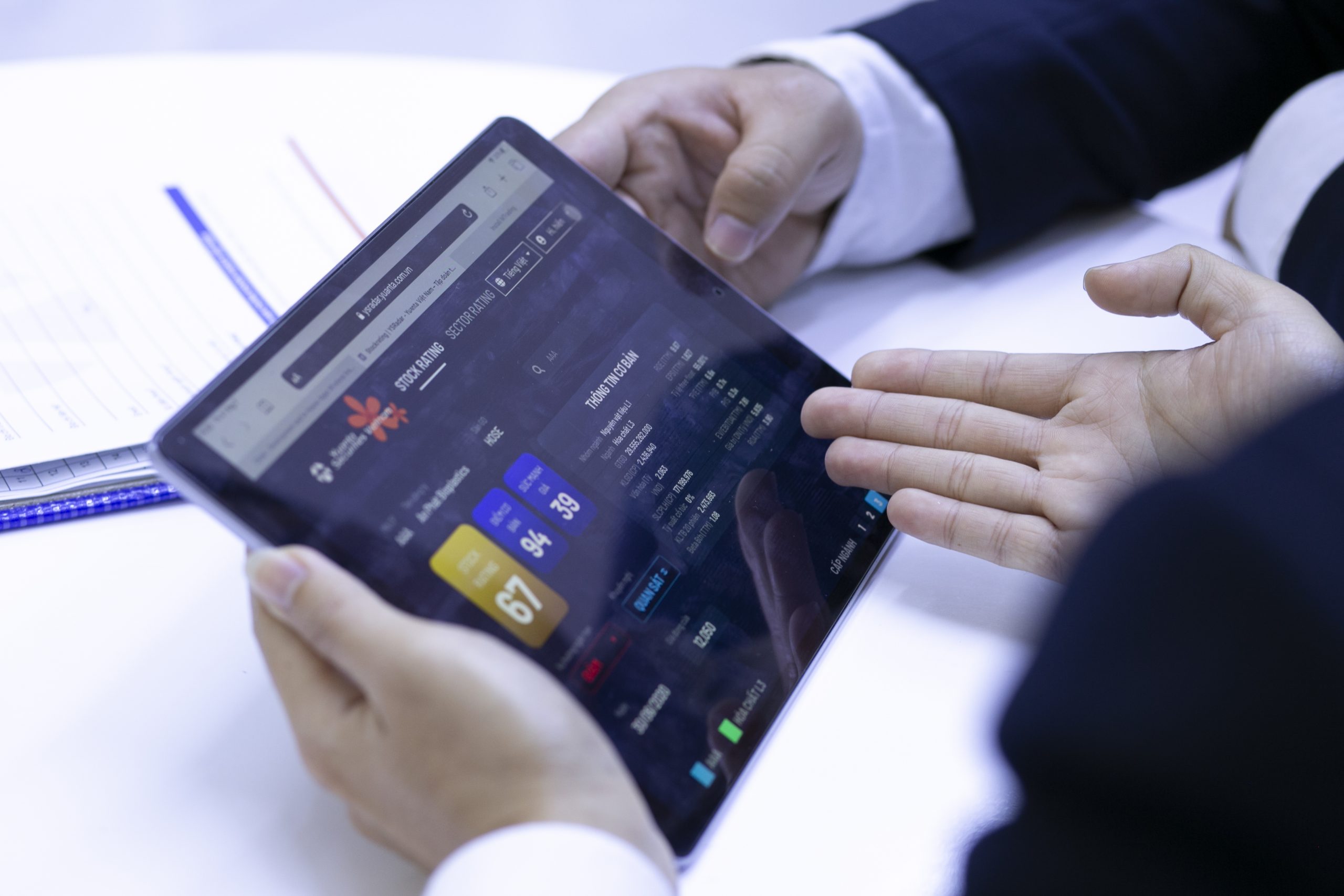 Nhóm ngành công nghệ, giao vận, y tế... sẽ là những ngành "hot" trong năm 2021-2022.