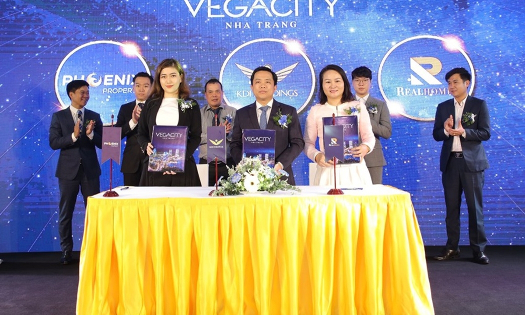 Công ty Phoenix Property cùng Tập đoàn KDI Holdings kí kết với tổng đại lý phân phối dự án Vegacity Nha Trang.