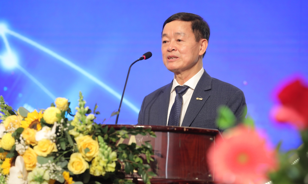 Thượng tướng Lê Hữu Đức, Chủ tịch Hội đồng Quản trị MB báo cáo tại Đại hội.