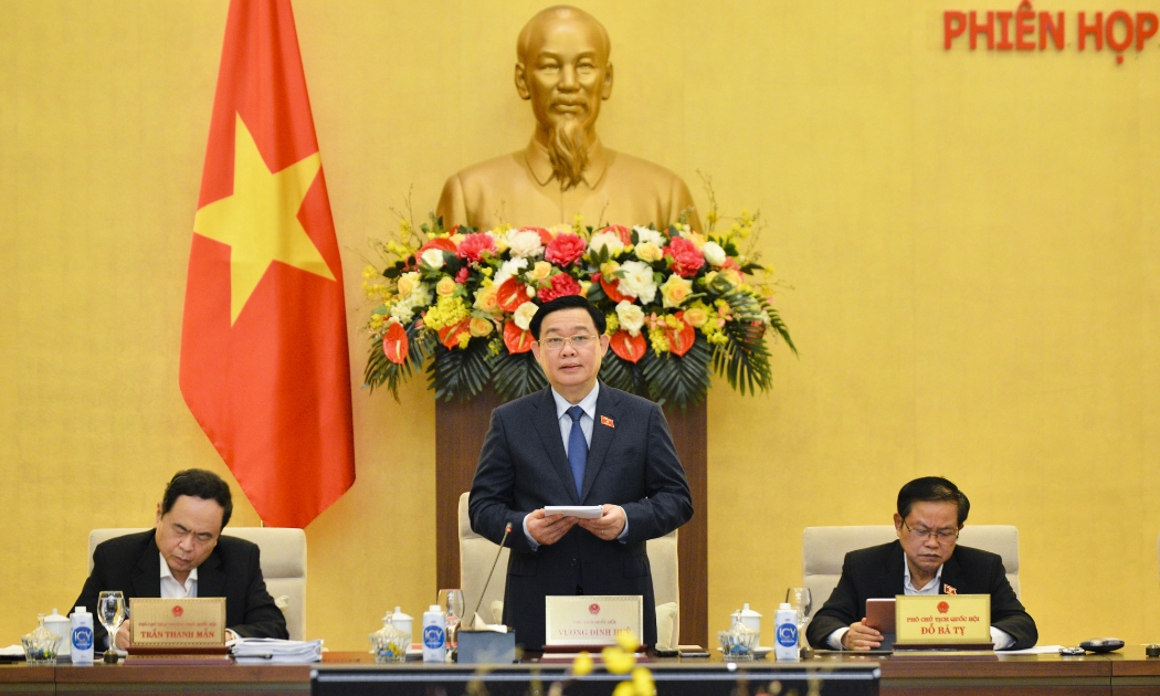 Chủ tịch Quốc hội Vương Đình Huệ tại phiên họp 55 của Ủy ban Thường vụ Quốc hội ngày 27/4 - Ảnh: Quochoi.vn