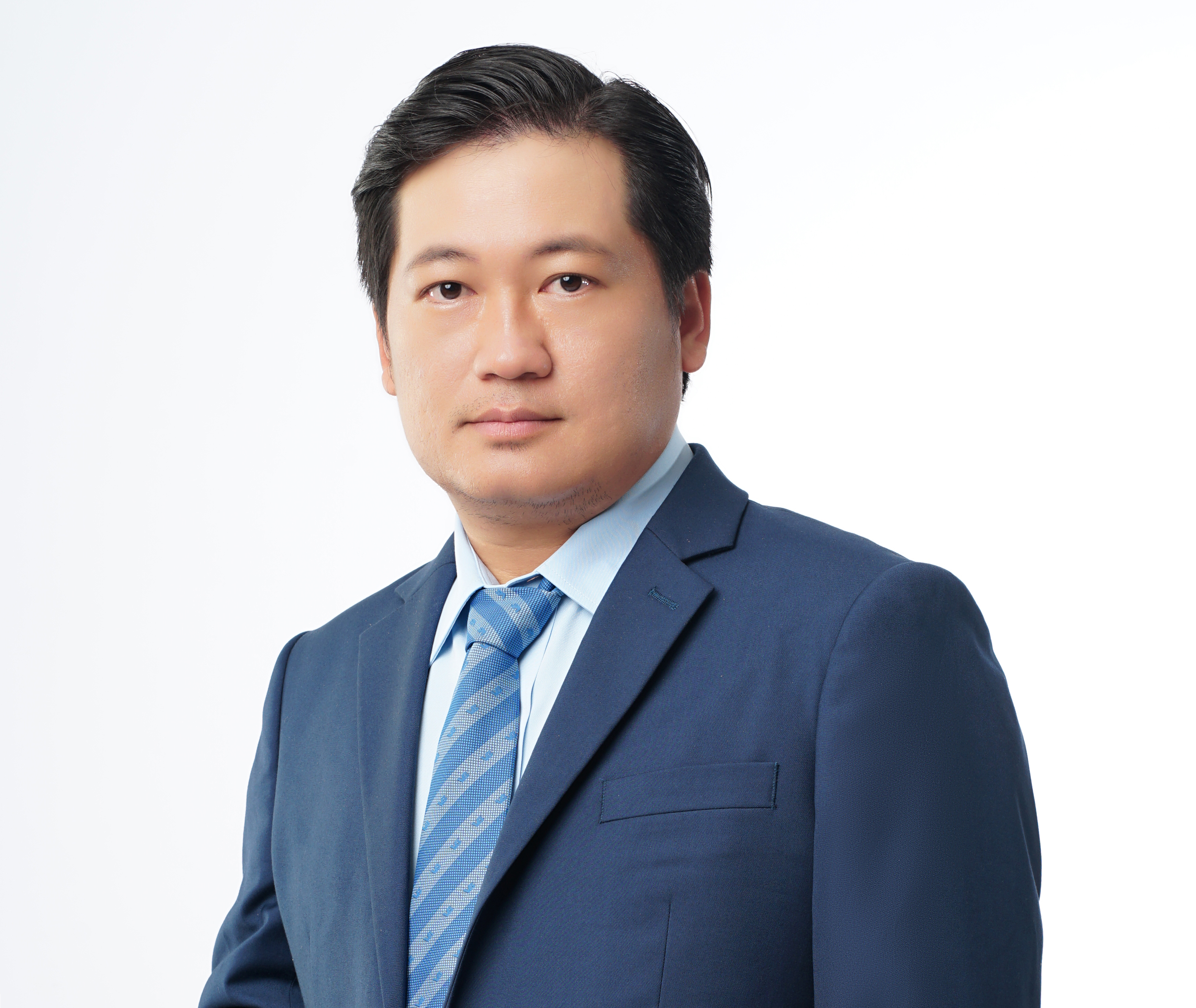 Ông Dương Nhất Nguyên đã có trên 15 năm kinh nghiệm trong lĩnh vực kinh doanh - tài chính - ngân hàng.
