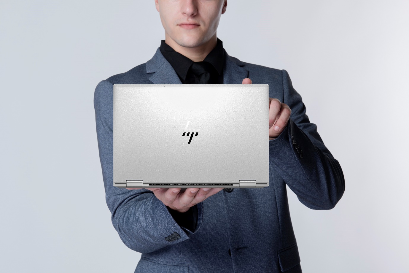 HP EliteBook x360 1030/1040 G8 đang có mặt trên thị trường với nhiều tùy chọn cấu hình và mức giá bắt đầu từ 43.990.000đ.
