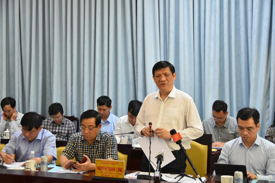 Bộ trưởng Bộ Y tế Nguyễn Thanh Long nhấn mạnh: Bộ Y tế sẽ hỗ trợ ngay tỉnh Vĩnh Long về công tác xét nghiệm, đồng thời lưu ý tỉnh không được chủ quan, lơ là trong công tác phòng chống dịch Covid-19