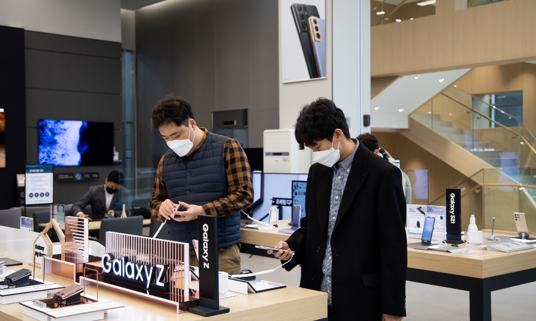 Samsung báo lợi nhuận vượt dự báo - Ảnh: Getty Images