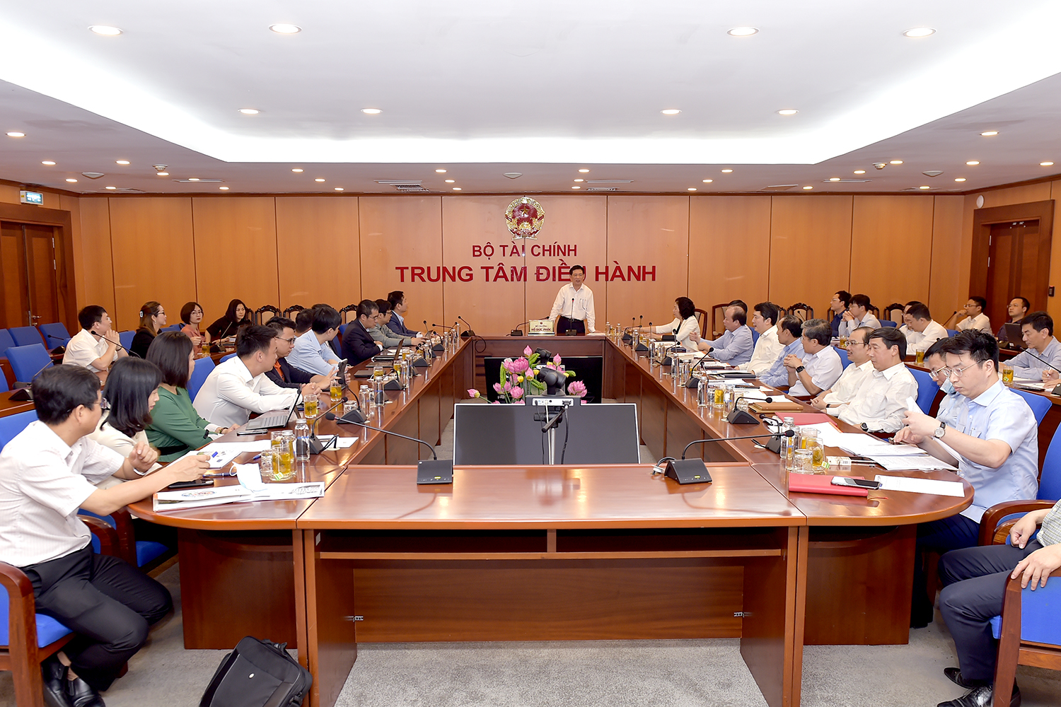 Bộ Tài chính làm việc cùng Tập đoàn FPT về khả năng ứng dụng công nghệ thông tin và chuyển đổi số với ngành Tài chính.