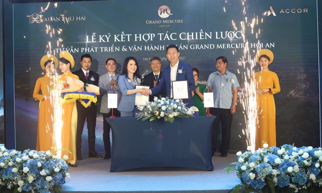 Lễ kỳ kết hợp tác chiến lược giữa Công ty Cổ phần Đầu tư và Xây dựng Xuân Phú Hải với Tập đoàn Accor.