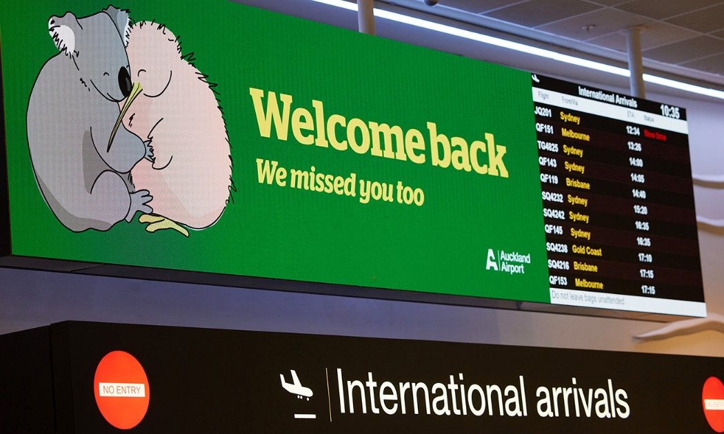 Nhập cảnh trái phép từ Ấn Độ và Australia có thể bị phạt tiền tới 51.000 USD và 5 năm tù - Ảnh: Bloomberg.