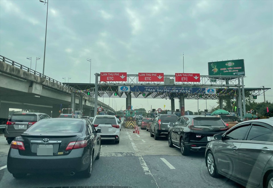 Các trạm BOT buộc phải xả trạm khi xảy ra ùn tắc