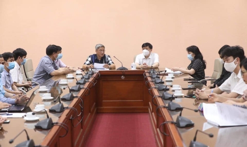 Việt Nam cử 35 chuyên gia y tế hỗ trợ Lào chống dịch Covid-19
