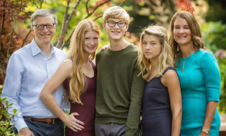 Gia đình tỷ phú Bill Gates - Ảnh: AP