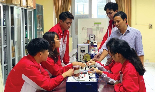 Chạy  đua mở  trung tâm đào tạo nhân lực chuyển đổi số