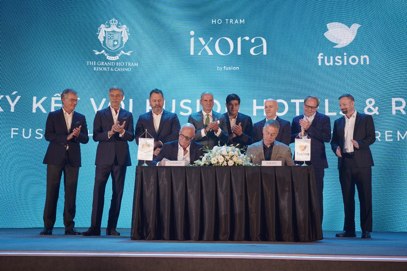 Lễ ký kết hợp tác giữa chủ đầu tư dự án Ixora Ho Tram by Fusion và thương hiệu vận hành Fusion Hotels & Resorts tại sự kiện ra mắt chính thức ngày 24/04 vừa qua.